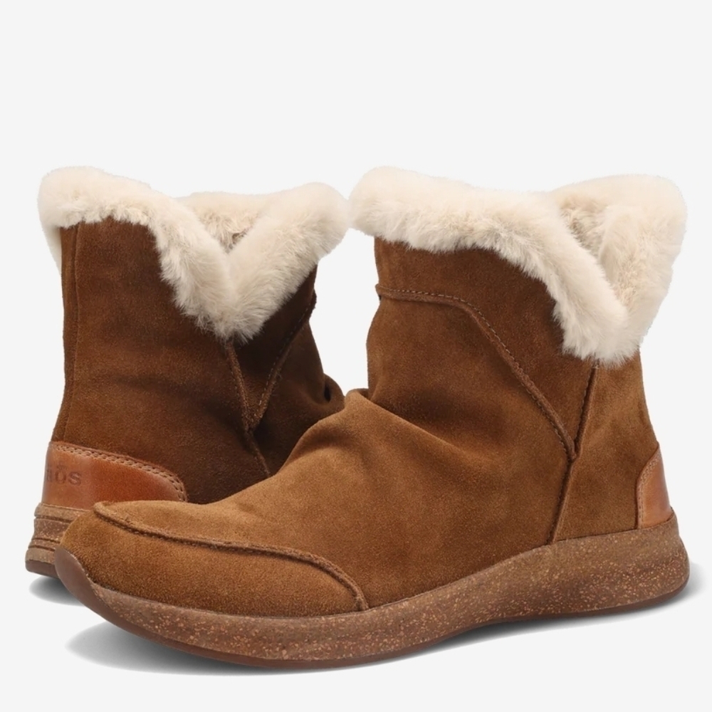 Taos Footwear Women's Tan Suede Winter Boots Size 9